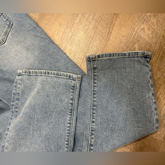 Hudson Jeans Classic Blue Denim - Picture 7 of 10